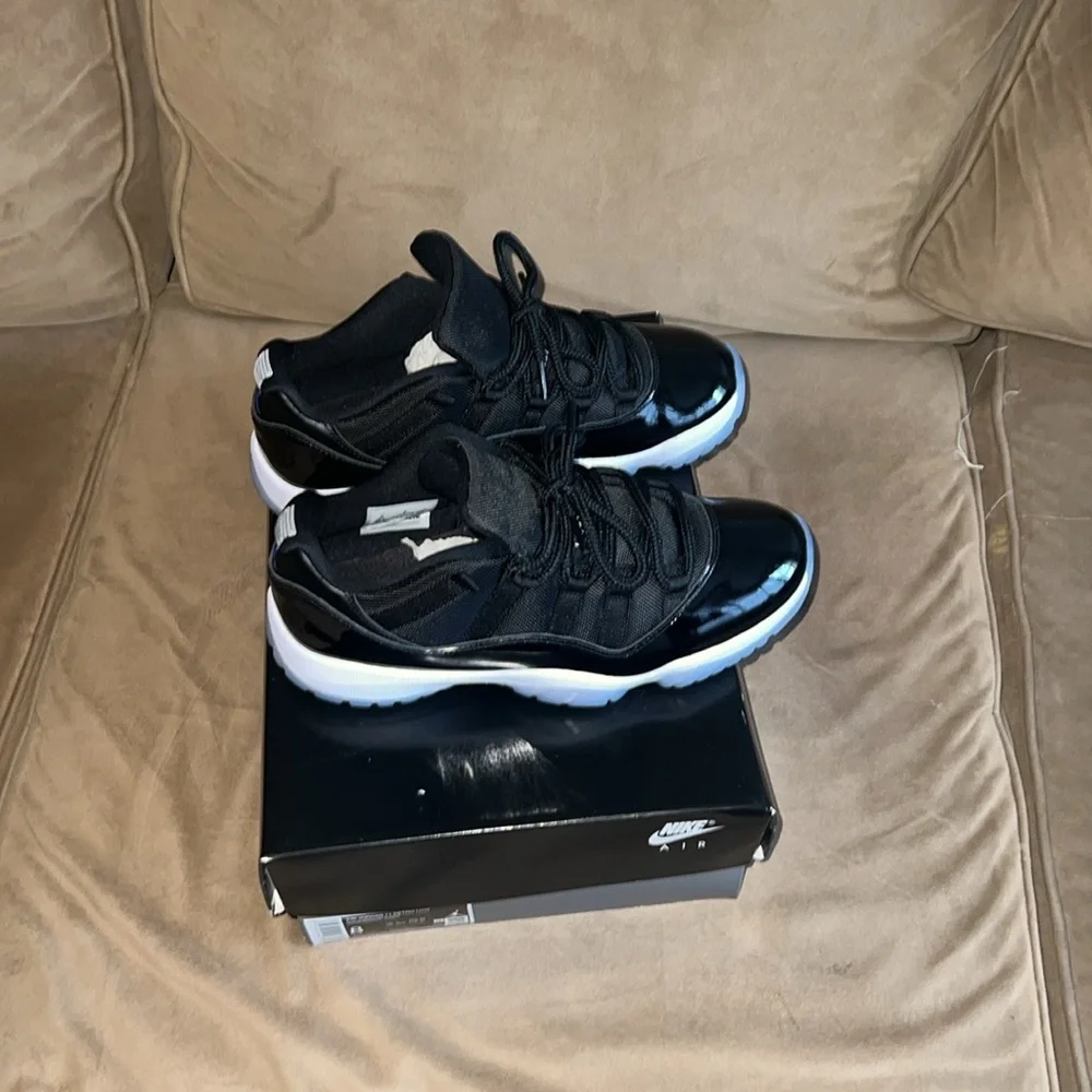 JORDAN 11 RETRO LOW 'SPACE JAM' Men Size 8 - Picture 9 of 10